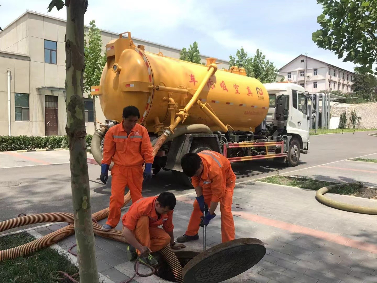 蕉岭化粪池清理与5-8吨吸粪车施工效率分析